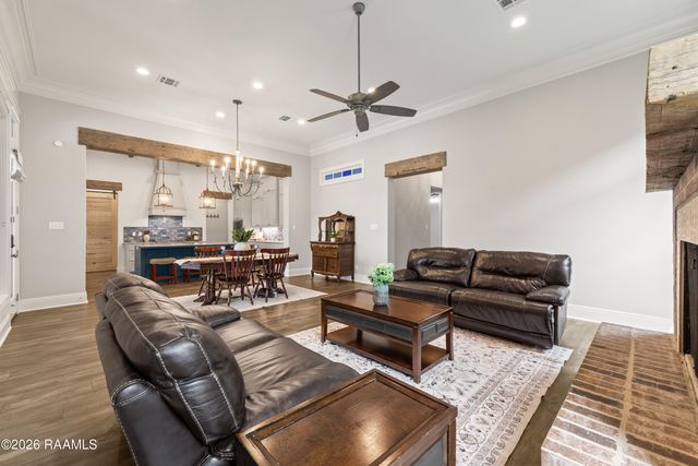 112 Snapping Lane, Broussard, LA 70518