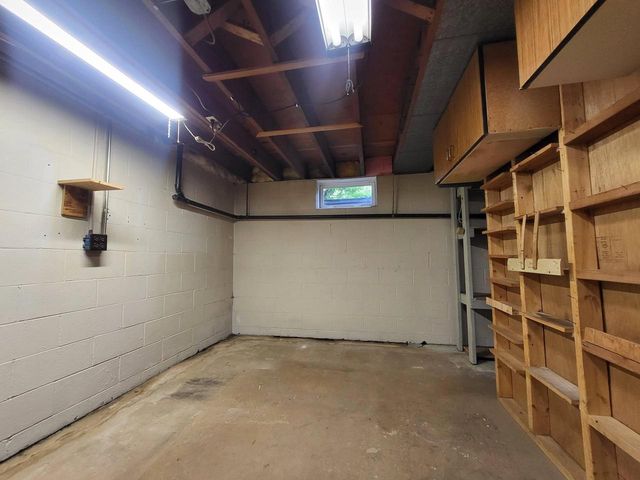 1703 PLANK ROAD, Menasha, WI 54952