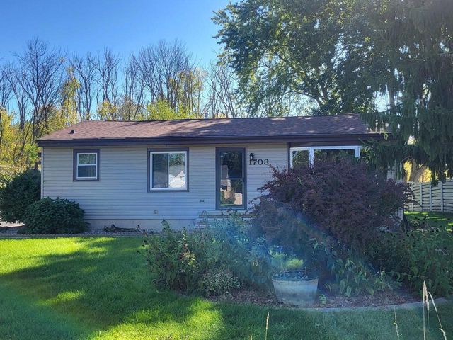 1703 PLANK ROAD, Menasha, WI 54952