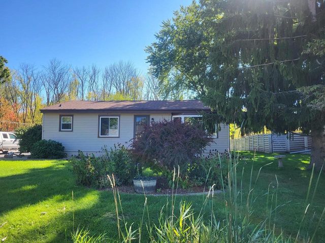 1703 PLANK ROAD, Menasha, WI 54952