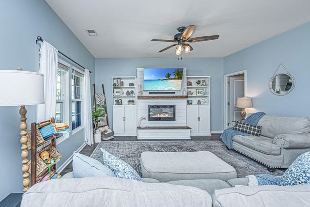 437 Spanish Wells Road, Summerville, SC 29486