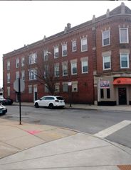 451 E 111th Street 3R, Chicago, IL 60628