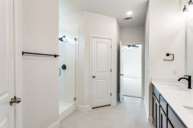 514 Hillcrest Circle, Justin, TX 76247