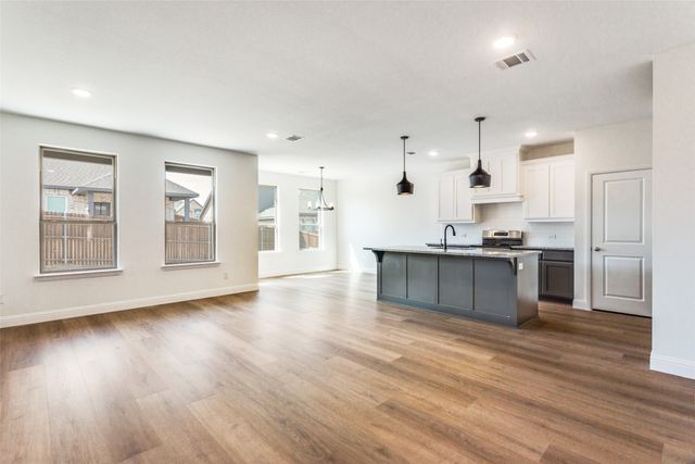 514 Hillcrest Circle, Justin, TX 76247