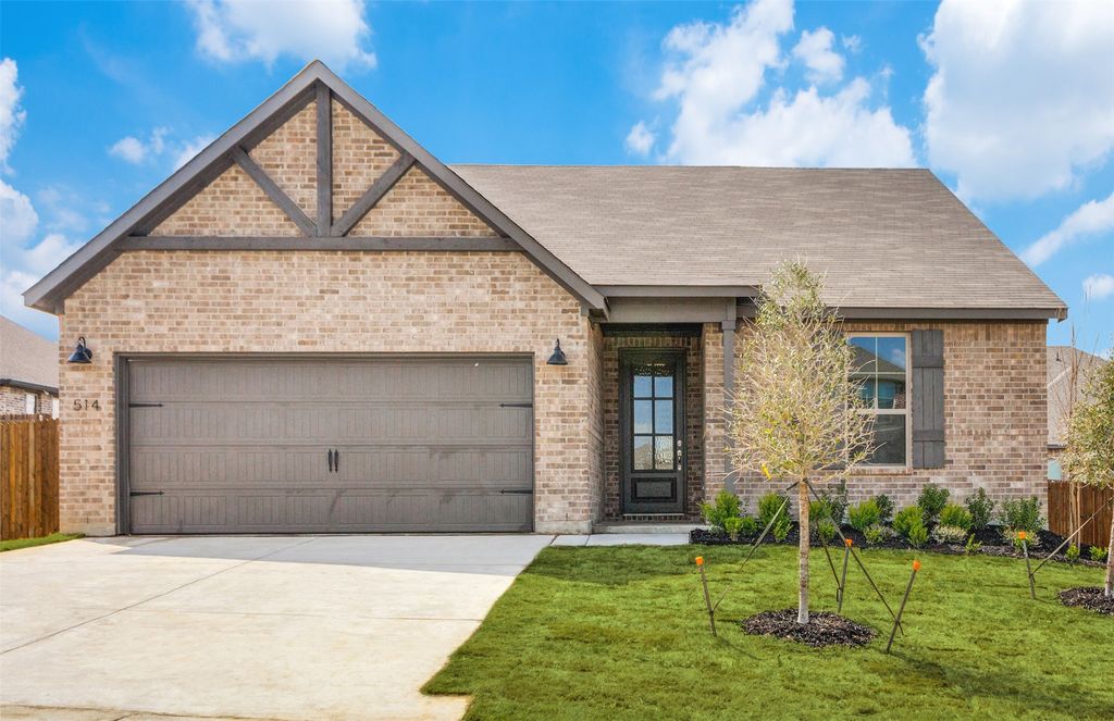 514 Hillcrest Circle, Justin, TX 76247