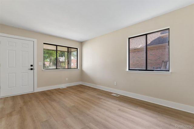 20869 Panama Street, Warren, MI 48091