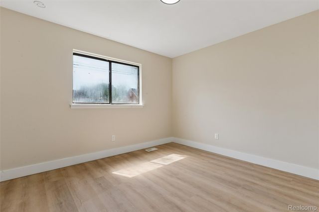 20869 Panama Street, Warren, MI 48091