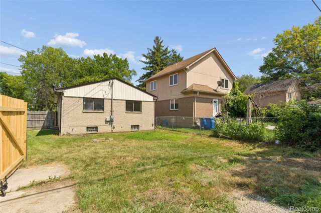 20869 Panama Street, Warren, MI 48091