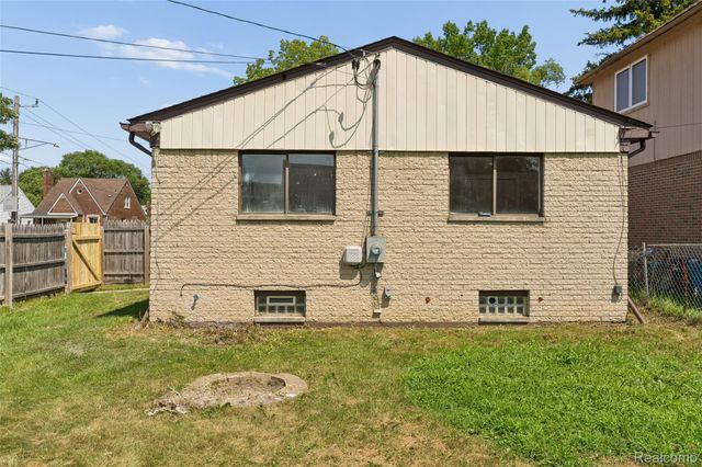 20869 Panama Street, Warren, MI 48091