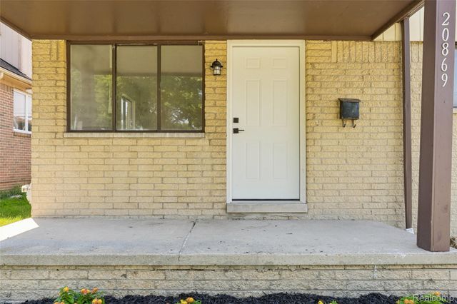 20869 Panama Street, Warren, MI 48091