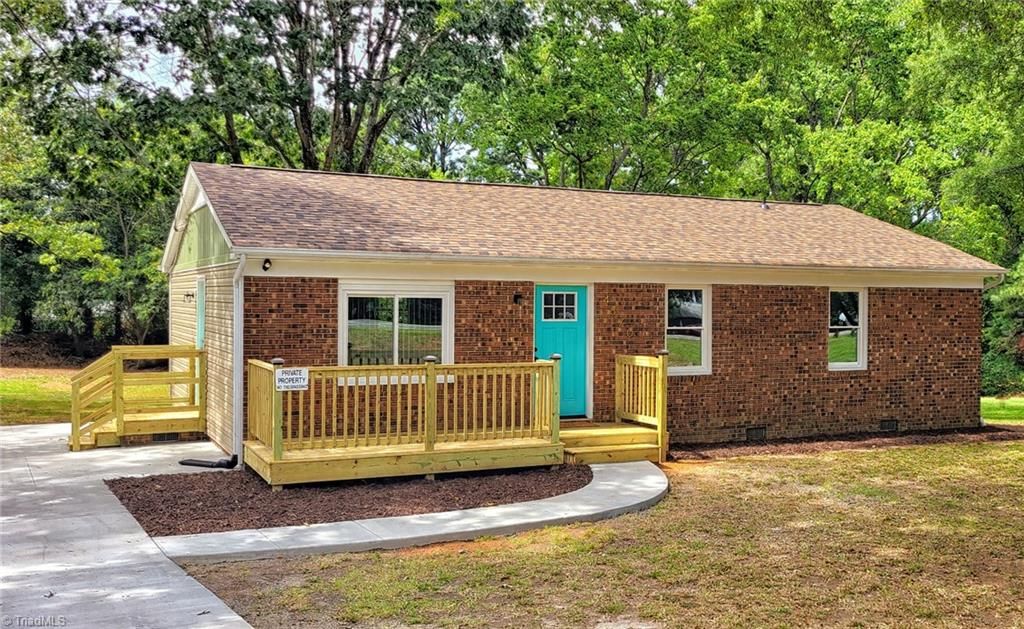 4870 Dippen Road, Winston-salem, NC 27105
