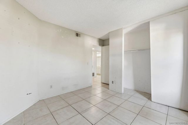 9454 Twin Trails Dr 103, San Diego, CA 92129