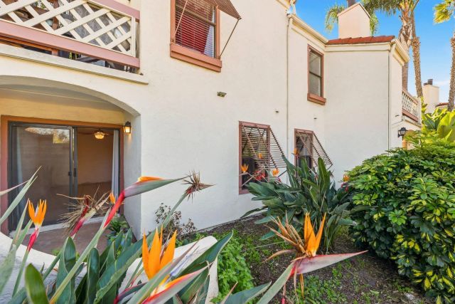 9454 Twin Trails Dr 103, San Diego, CA 92129