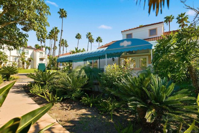 9454 Twin Trails Dr 103, San Diego, CA 92129