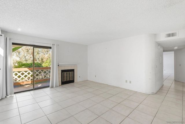 9454 Twin Trails Dr 103, San Diego, CA 92129