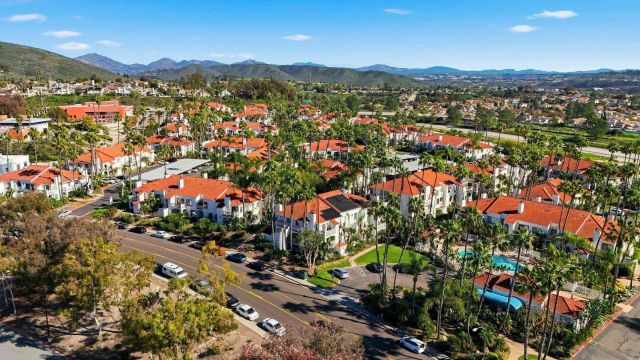 9454 Twin Trails Dr 103, San Diego, CA 92129