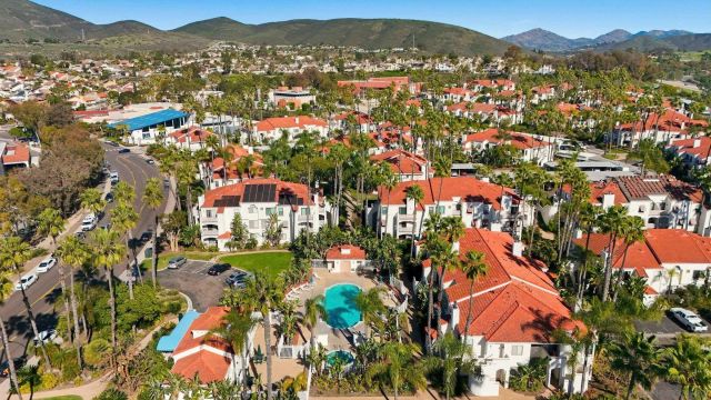 9454 Twin Trails Dr 103, San Diego, CA 92129