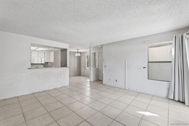 9454 Twin Trails Dr 103, San Diego, CA 92129