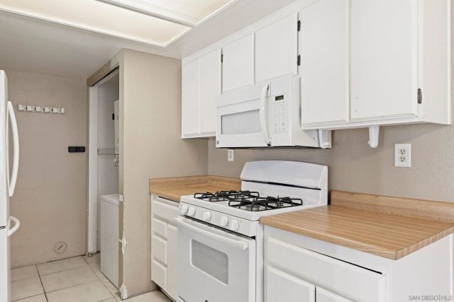 9454 Twin Trails Dr 103, San Diego, CA 92129