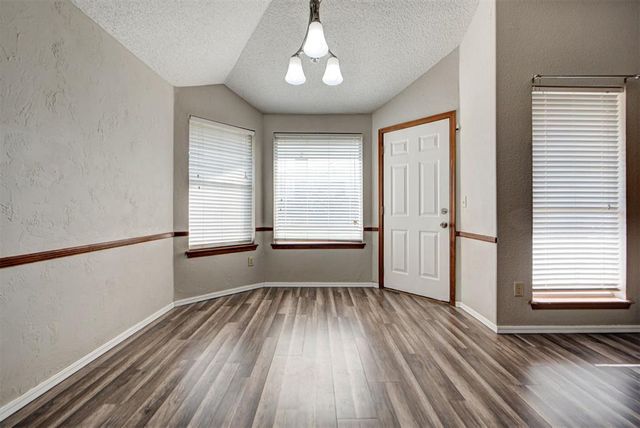 2620 Sequoyah Avenue, Moore, OK 73160