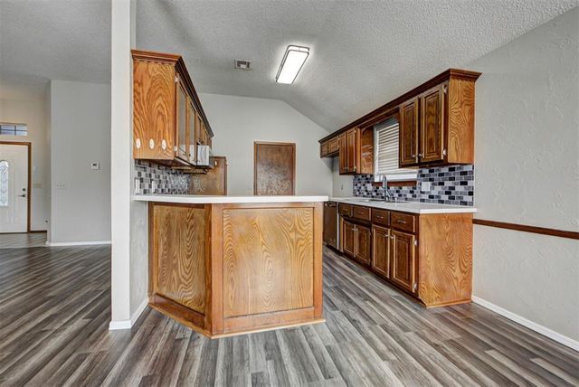 2620 Sequoyah Avenue, Moore, OK 73160