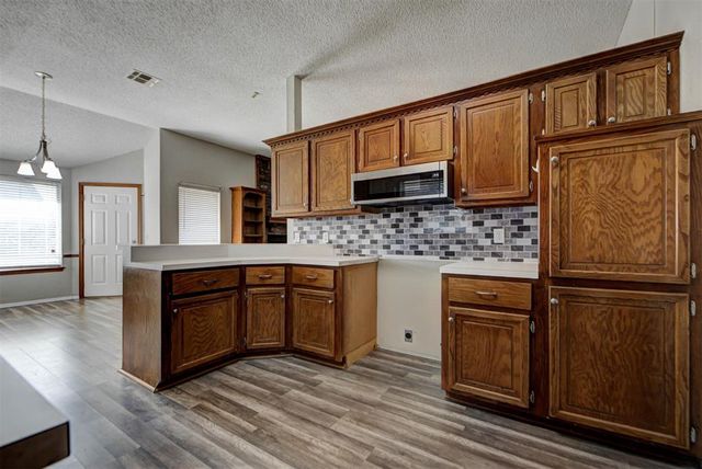2620 Sequoyah Avenue, Moore, OK 73160