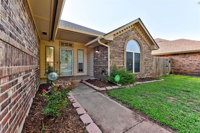 2620 Sequoyah Avenue, Moore, OK 73160