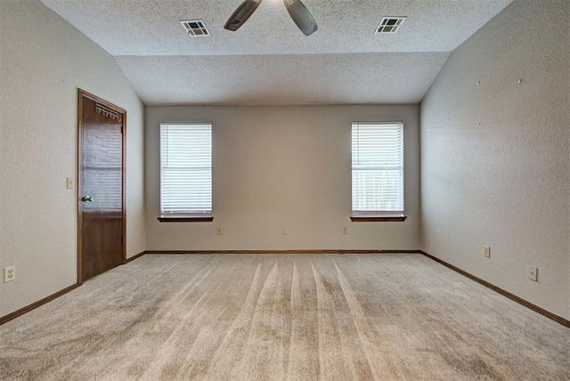 2620 Sequoyah Avenue, Moore, OK 73160