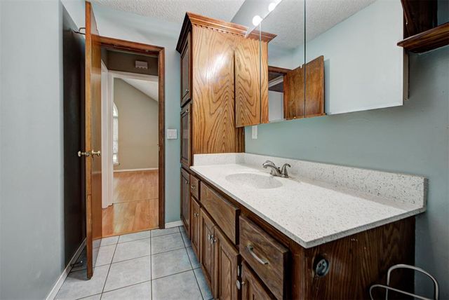 2620 Sequoyah Avenue, Moore, OK 73160