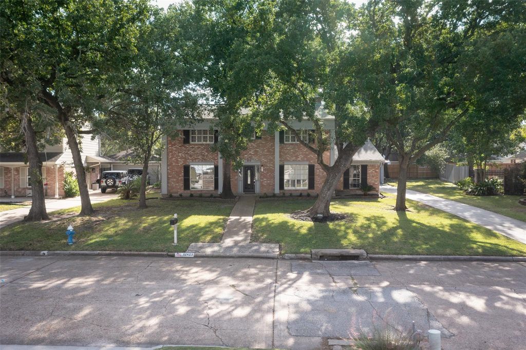 12423 Honeywood Trail, Houston, TX 77077