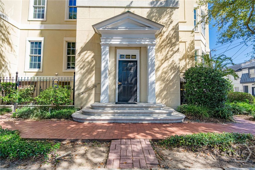 304 W Jones Street, Savannah, GA 31401