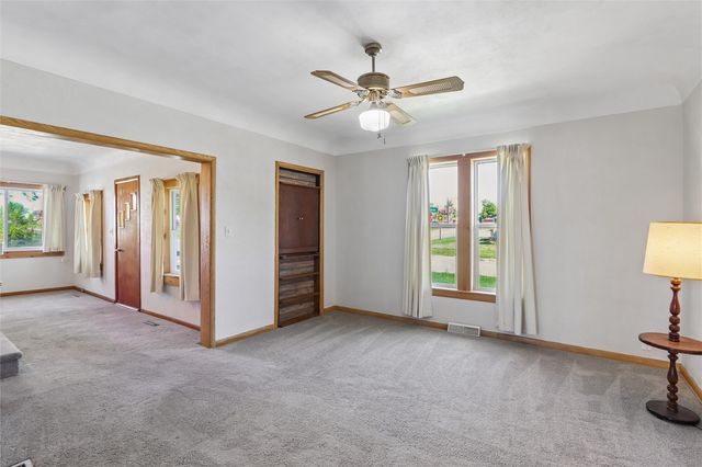 1507 5th Avenue, Marion, IA 52302