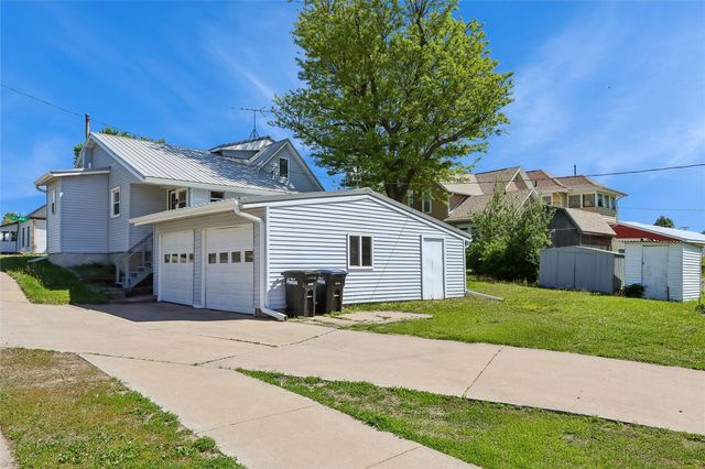 1507 5th Avenue, Marion, IA 52302