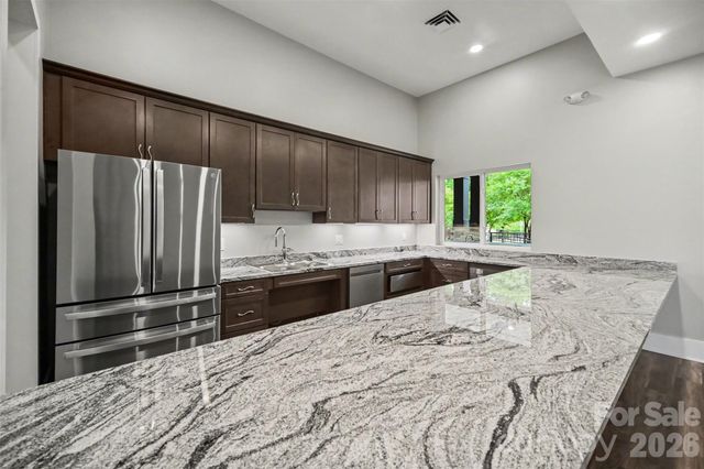 6043 Jepson Court, Charlotte, NC 28214