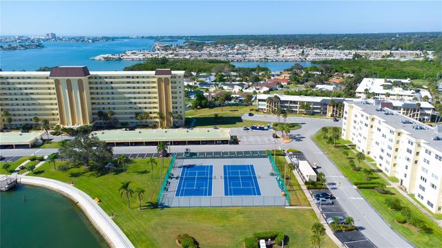 4725 COVE 309, St Petersburg, FL 33708