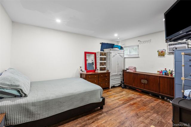 75 Oak Street, Amityville, NY 11701