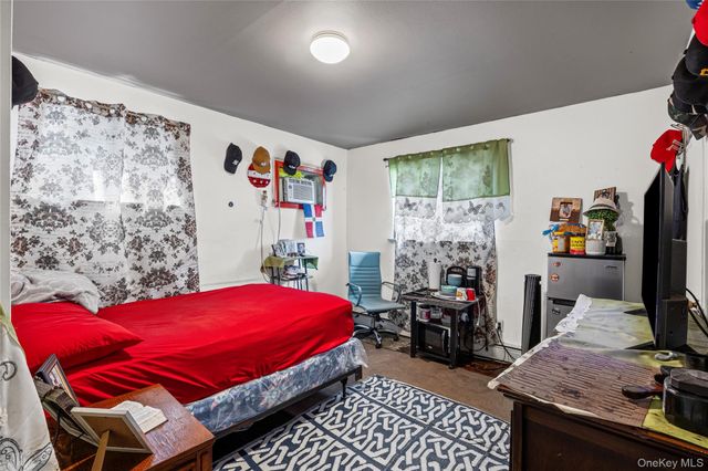 75 Oak Street, Amityville, NY 11701