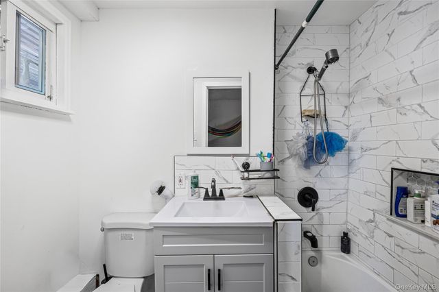 75 Oak Street, Amityville, NY 11701