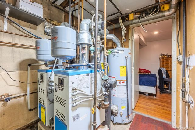 75 Oak Street, Amityville, NY 11701