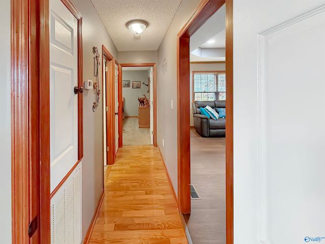 712 Bo Howard Road, Toney, AL 35773