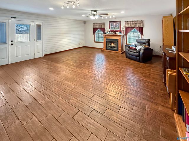 712 Bo Howard Road, Toney, AL 35773