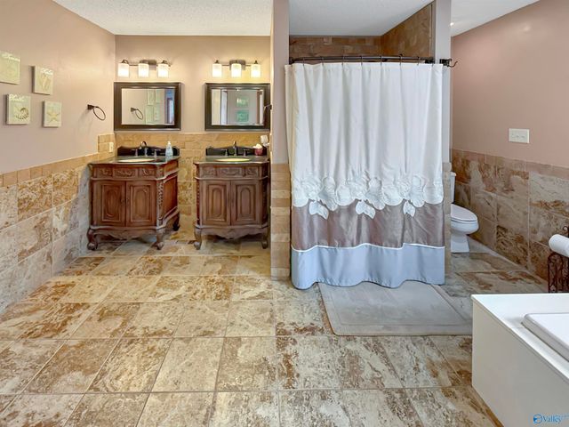 712 Bo Howard Road, Toney, AL 35773