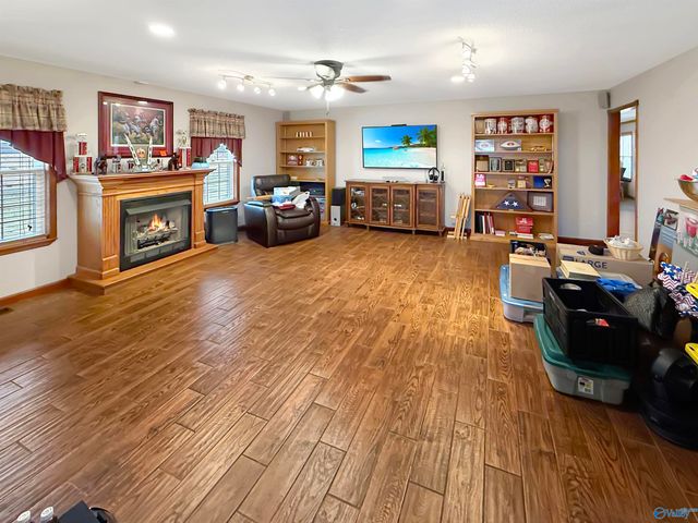 712 Bo Howard Road, Toney, AL 35773