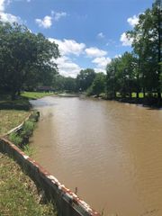 711 W Sale Street, Lake Charles, LA 70605