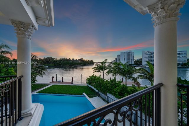 919 92nd St, Surfside, FL 33154