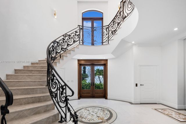 919 92nd St, Surfside, FL 33154