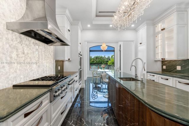 919 92nd St, Surfside, FL 33154