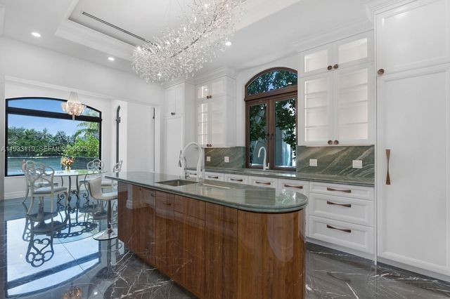 919 92nd St, Surfside, FL 33154