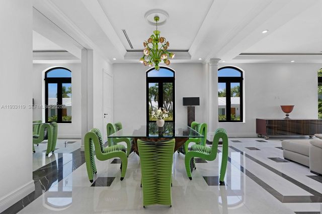 919 92nd St, Surfside, FL 33154