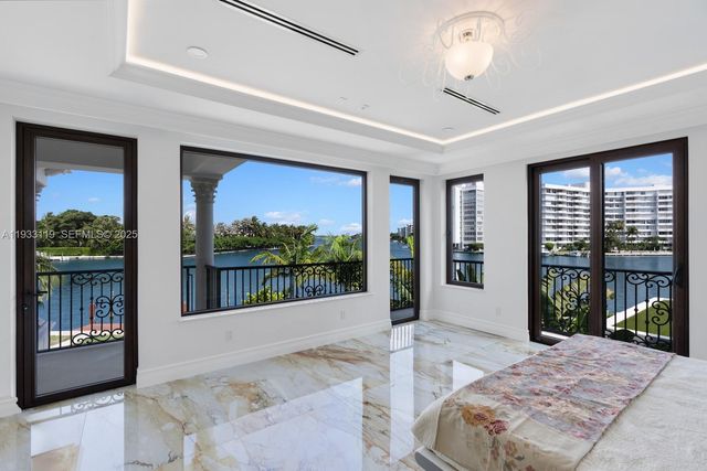 919 92nd St, Surfside, FL 33154